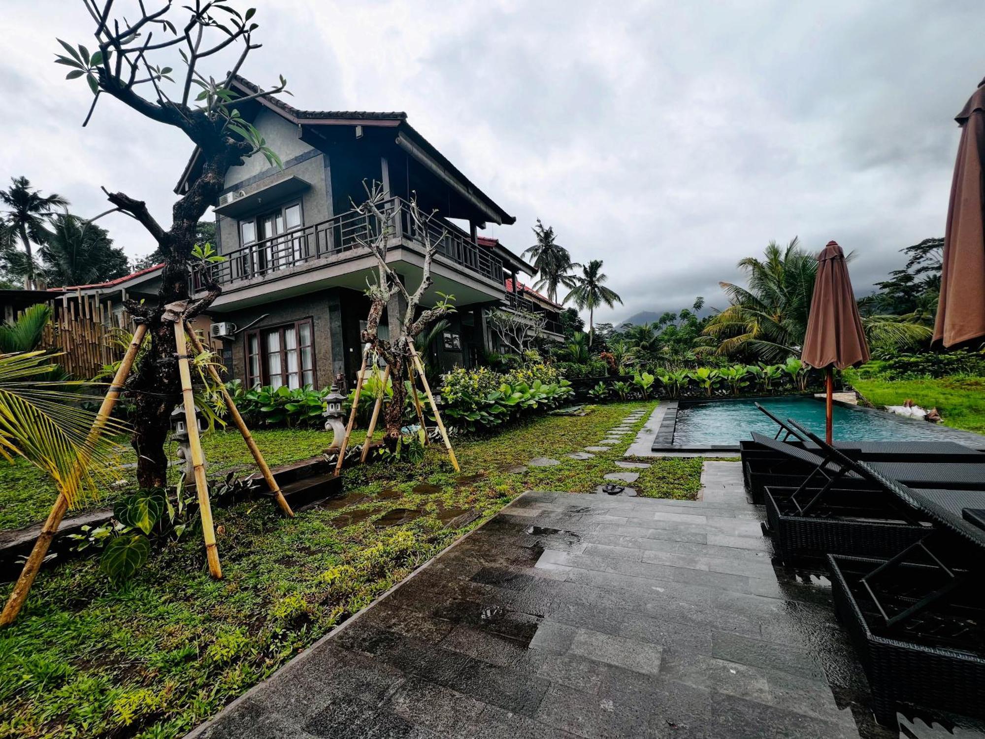 Ume Dukuh Sidemen Lodge